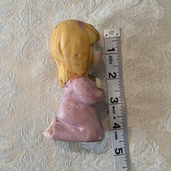 Vintage HomeCo #5211 porcelain praying girl 2 small marks see last 2 photos GVC - Picture 5 of 7